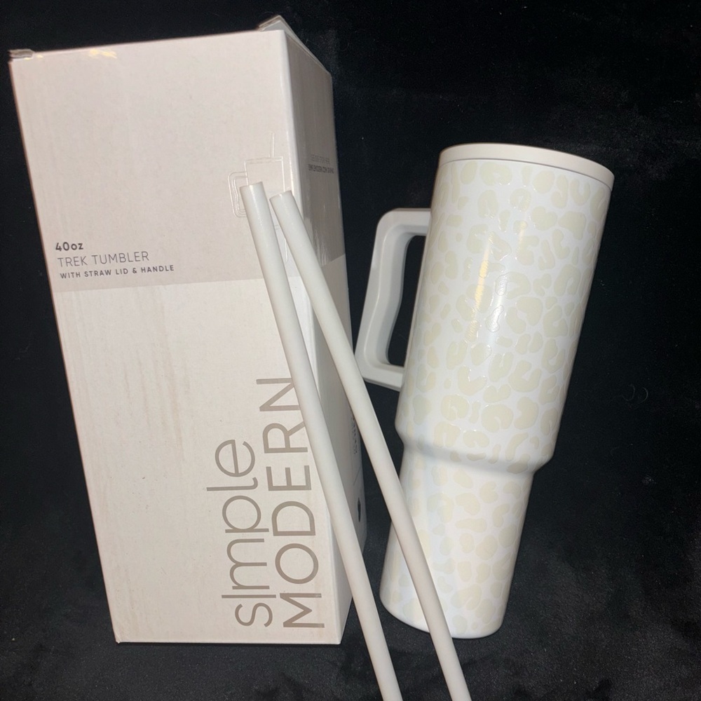 Glow Leopard Glow in The Dark Simple Modern 40oz Trek Tumbler - NEW